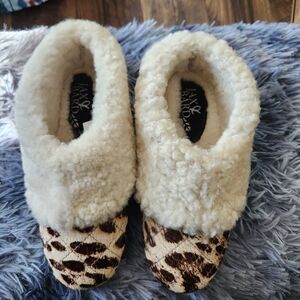 NWOT Jax & Bard Cream and Brown Animal Print Women's Slippers